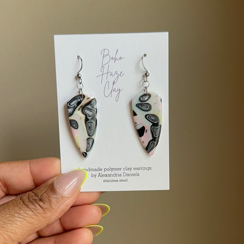 Dagger Dangles - Noir Blanc